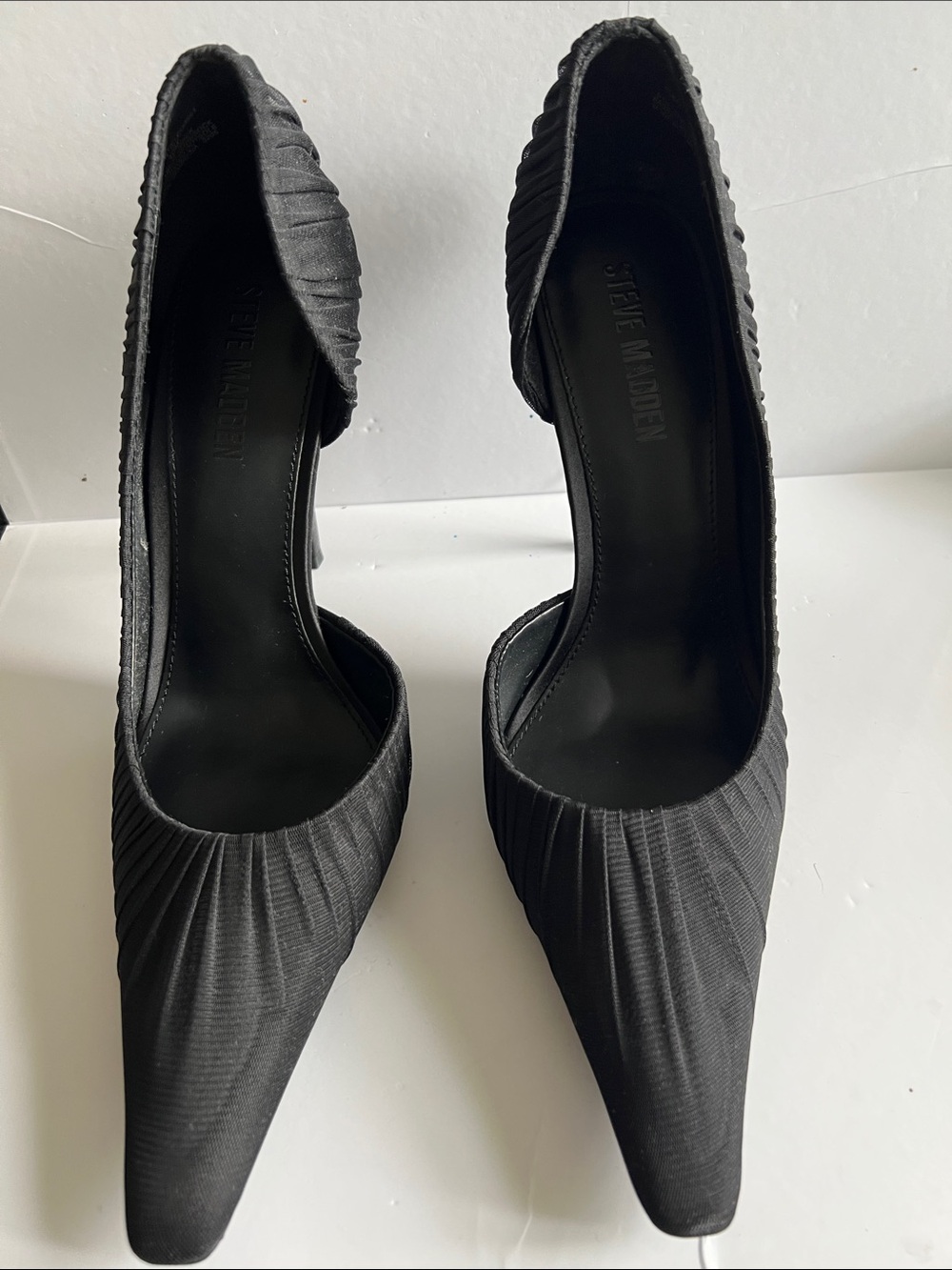 Steve Madden Black Pleated Fabric Coated Pointed-Toe Pumps size 10M